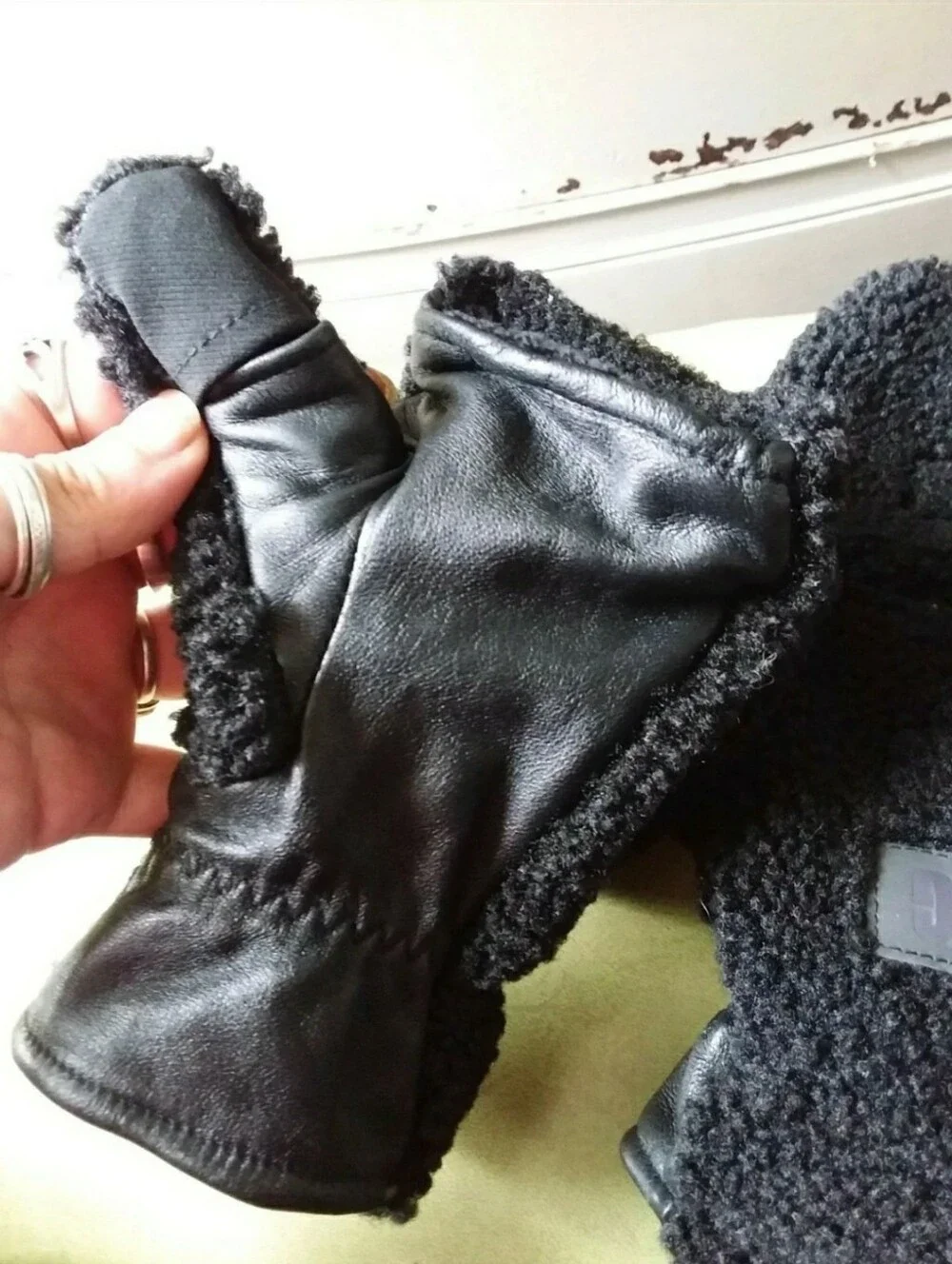 Ugg flip mittens